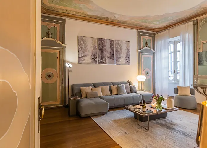 Rovelli 41 By Rent Apartment Como