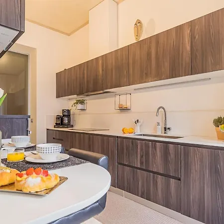 Rovelli 41 By Rent Apartment *